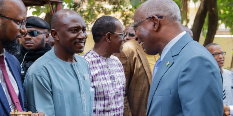 Éducation : Signature du Fonds Commun et remise des nouveaux programmes de CP1 et CP2 à Ratoma