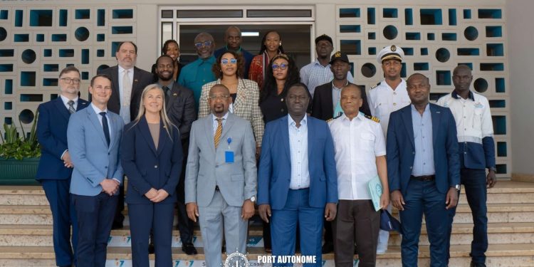Visite des gardes-côtes américains au Port Autonome de Conakry