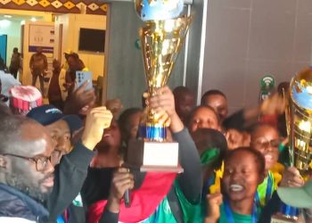 En direct de l’Aéroport AST : Accueil triomphal pour les championnes du monde de l’IHF Trophy !