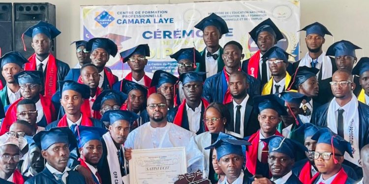 Formation professionnelle : Le CFP « Camara Laye » livre 250 nouveaux techniciens au marché de l’emploi