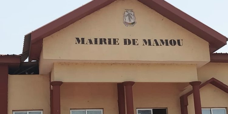Mamou : Une femme accouche à même le sol devant le centre de santé de Soyah