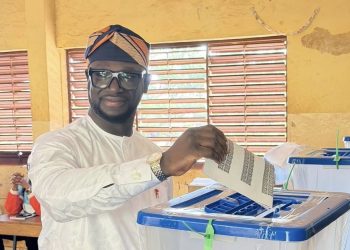 Triple scrutin : le candidat Ousmane Dady Camara (RGT-GMD) appelle au calme après son vote à Matoto