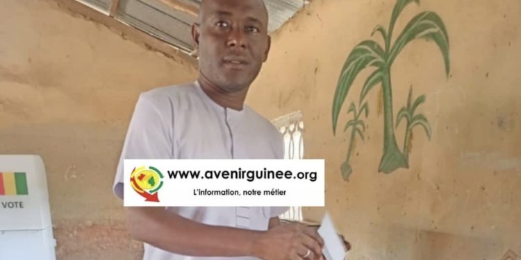 Maferinyah : le candidat Ibrahima Mociré Camara s’acquitte de son devoir civique