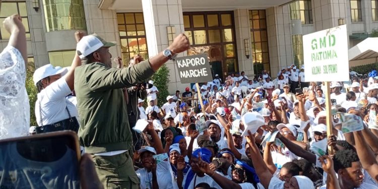 Ratoma: Ahmed Sékou clôture la campagne électorale en s’offrant  un bain de foule