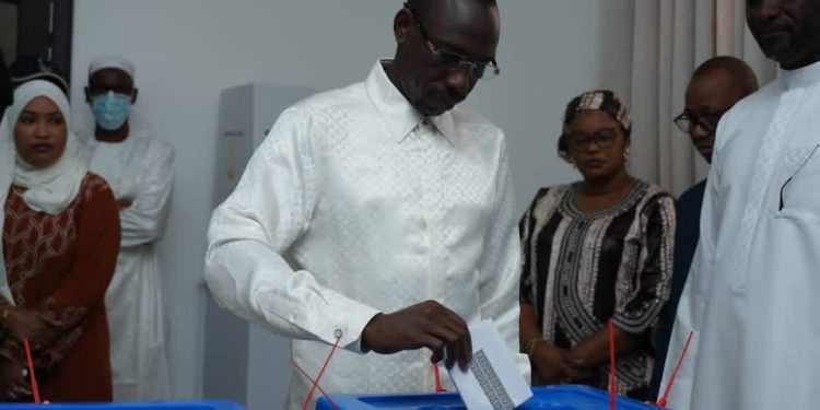 Dubaï : Tidiane Koita accomplit son devoir civique