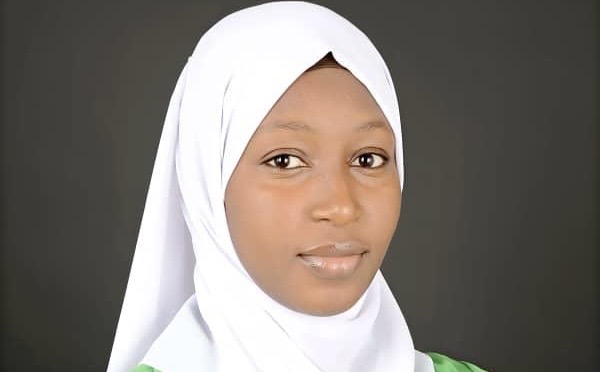 Grande finale de CUEG 2026 : « V Midia Collect est une solution innovante de gestion des déchets… », Aminata Koivogui, Candidate de l’Université Koffi Annan de Guinée !