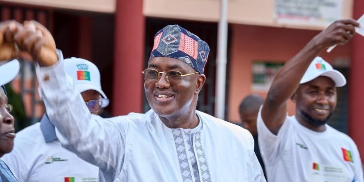 Législatives 2026 : le Professeur Hassane BAH officialise sa candidature sur la liste nationale de l’UMP
