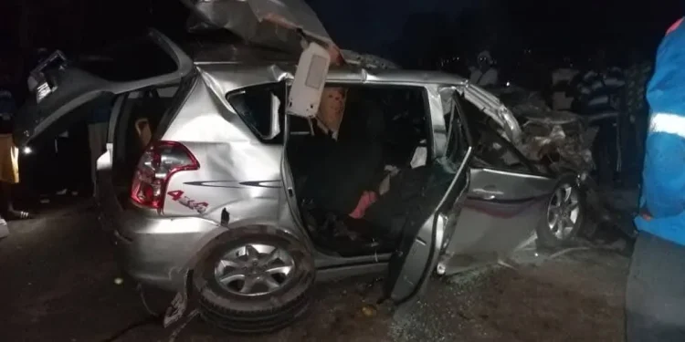 Kindia-Coyah : Une Verso roulant à vive allure percute un camion : 3 morts !