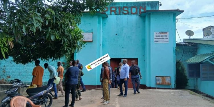 Kindia : Vaste opération de fouille à la prison civile, des objets dangereux saisis
