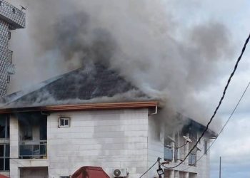 Alerte : Un immeuble d’habitation en feu à Matoto-Habitayah