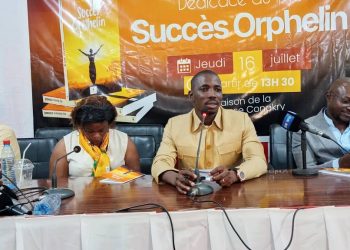 Littérature : L’honorable Aly Badra Condé dédicace son premier ouvrage « Succès Orphelin » à Conakry