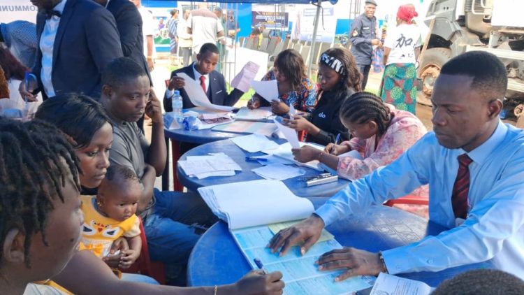 Gbessia : La commune célèbre la Journée africaine de la décentralisation et offre des actes d&rsquo;état civil aux enfants