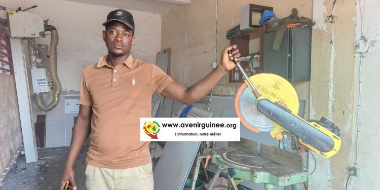 Délestages récurrents à Conakry : Le cri d’alarme des petits métiers de l’ombre