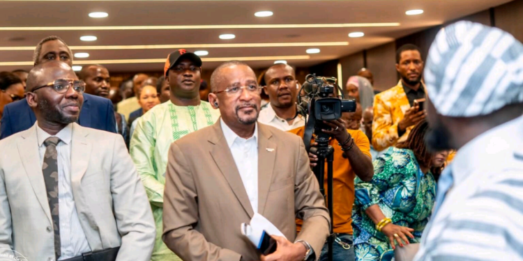 Contrôle du travail : Mory Condé salue la certification ISO 9001:2015 du Port Autonome de Conakry et félicite Aly Koita
