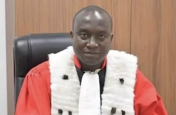 URGENT : le magistrat Algassimou Diallo radié !
