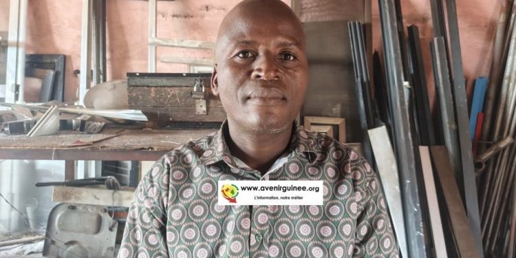 Artisanat à Conakry : Immersion dans le quotidien des professionnels de la vitrerie