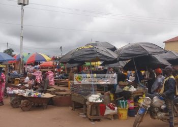 N’Zérékoré : Quatre mois après l’incendie du grand marché, le calvaire persiste pour les commerçants et les usagers