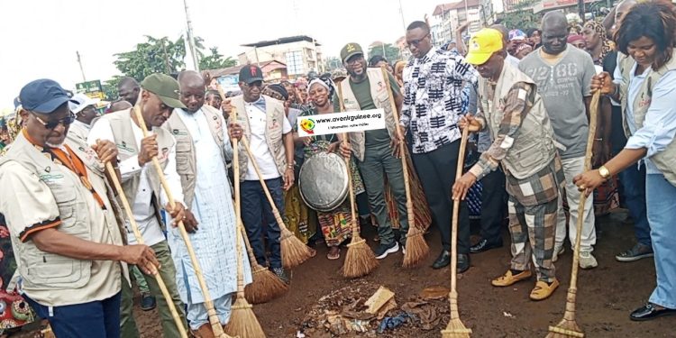 An 68 de la Guinée: les anciens PDS de Conakry au front pour une ville propre