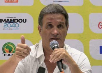 Affaire passeports de service : Paulo Duarte pointe du doigt l’amateurisme autour du Syli National
