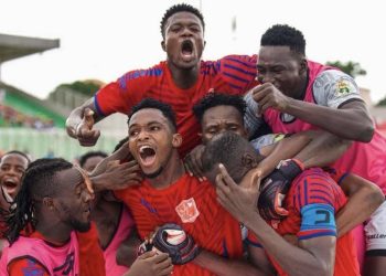 Horoya AC – JS Saoura (3-1) : un finish héroïque qualifie les Matamkas au second tour