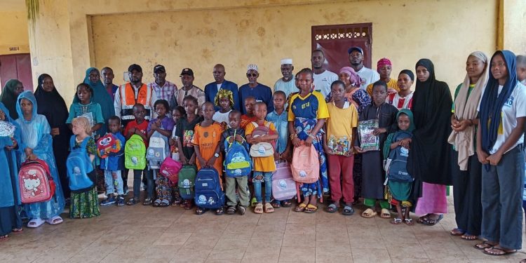 À 48h de la rentrée des classes, l&rsquo;AJNR redonne le sourire aux orphelins de Nassouroulaye