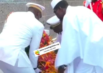 En direct de Kaloum : recueillement et hommage du chef de l’État aux héros de la nation à la place des martyrs
