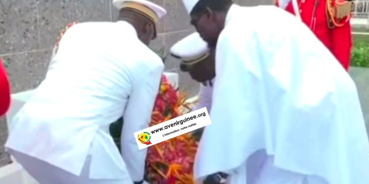 En direct de Kaloum : recueillement et hommage du chef de l’État aux héros de la nation à la place des martyrs