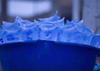 Interdiction des sachets d’eau : pensons aussi à l’alternative